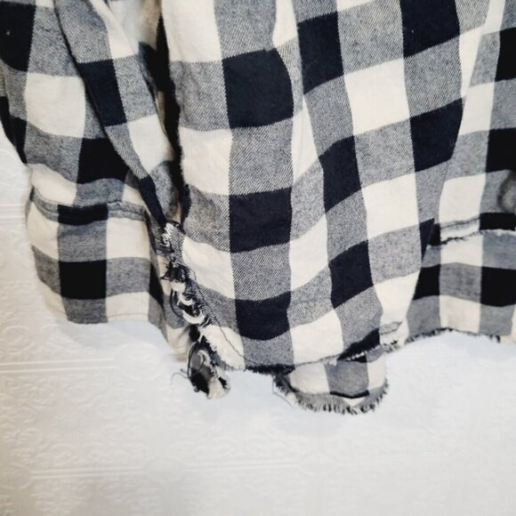 Zara Buffalo Plaid oversized button up - Picture 2 of 8